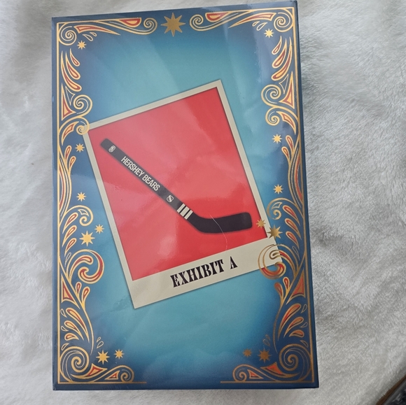 The Dead Guy Next Door by Lucy Score - Bookish Box Signed Edition - Picture 2 of 3